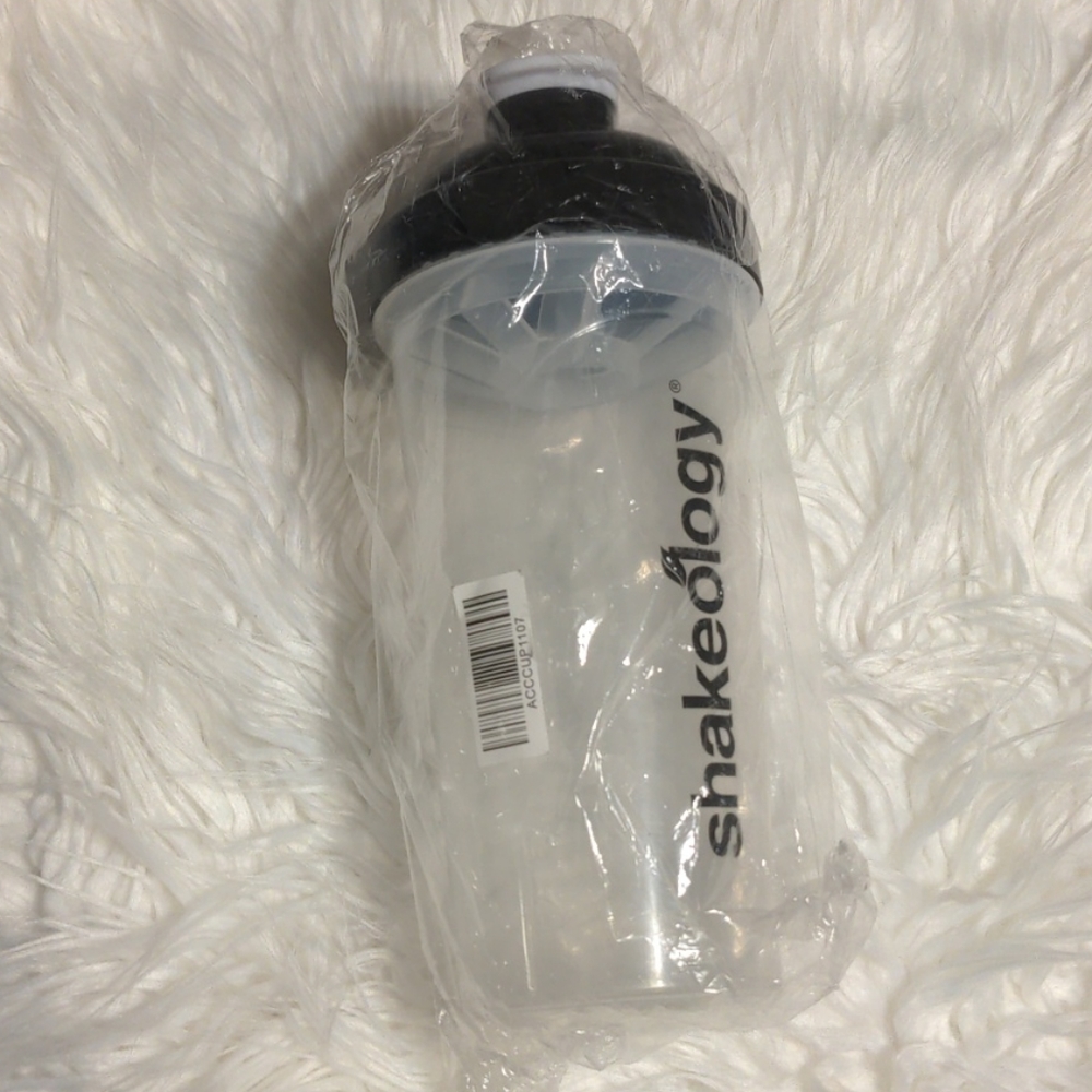 Shakeology mix cup